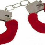 Αποκριάτικες Χειροπέδες Με Γουνάκι Κόκκινο