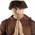 Αποκριάτικη Περούκα Ίσια Καστανή Καλόγερου