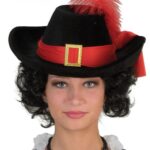 Καπέλο Μασκεταίρου Με Κόκκινο Φτερό